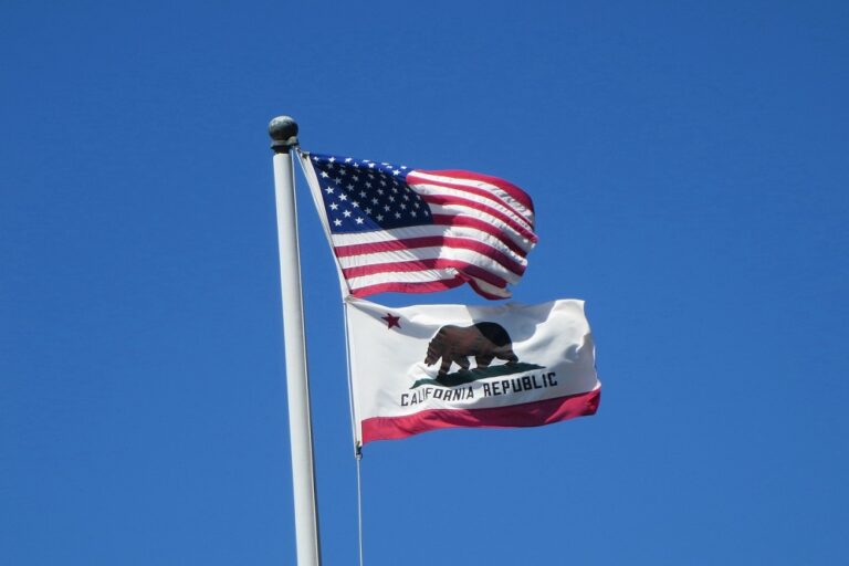 flag-331755_1280