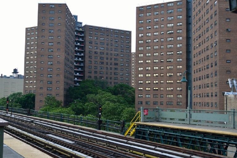 housing-projects-2727629_640