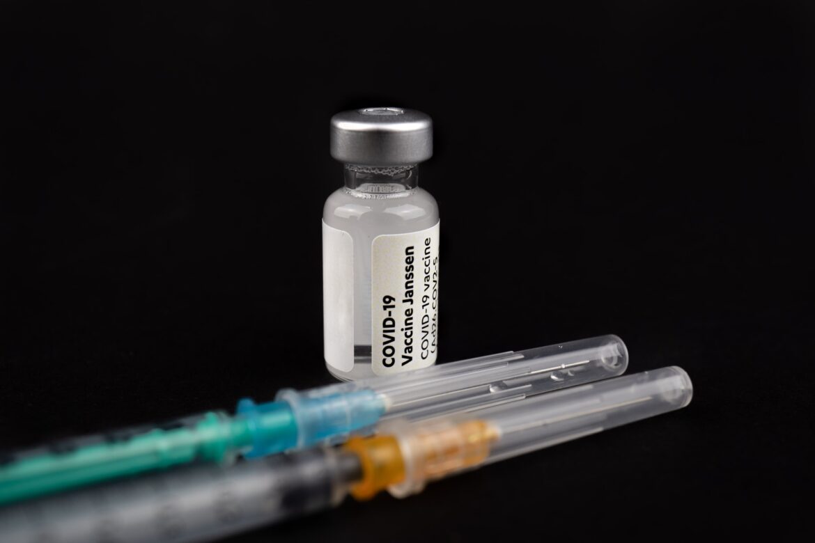 Over 800 Ugandans Injected With Water In Covid-19 Vaccination Scam